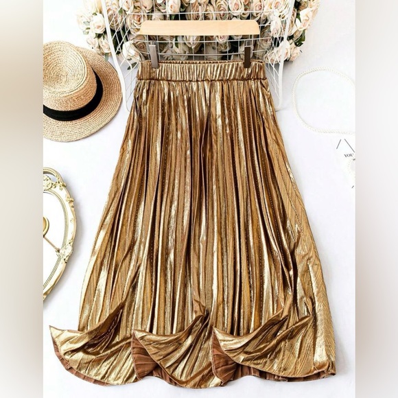 ‘SHEIN CURVE Elastic Waist Metallic Skirt’ ⭐️ - Picture 1 of 2